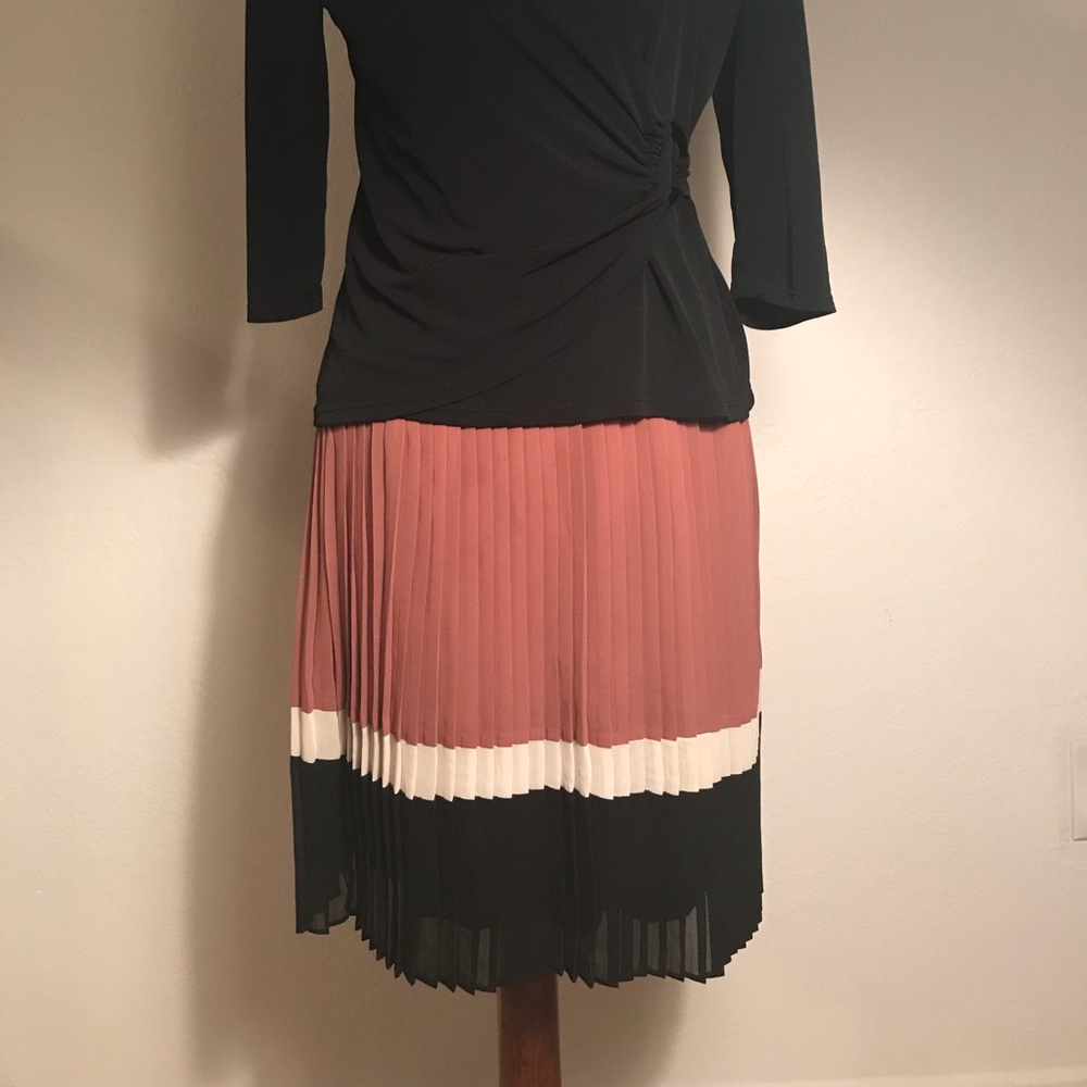 🌈 Flash Sale. Casual skirt for the office